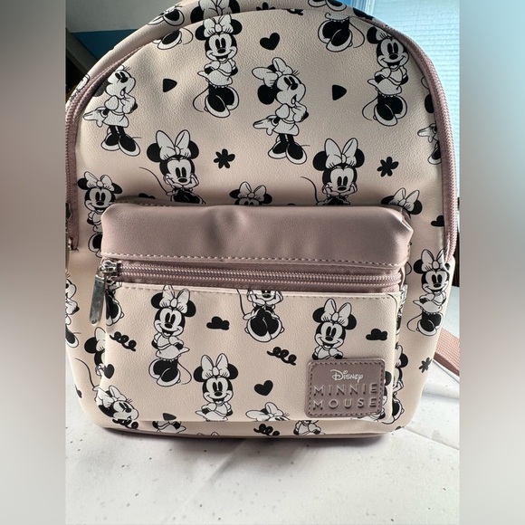 NWT Disney Minnie Mouse cream/mauve backpack. Disneyworld disneyland